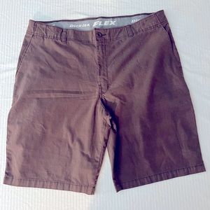 DICKIES Men’s Brown Striped Flex Shorts Size 40